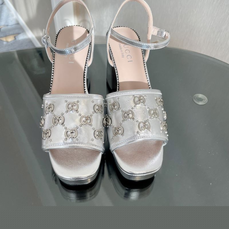 G*u*i sandals